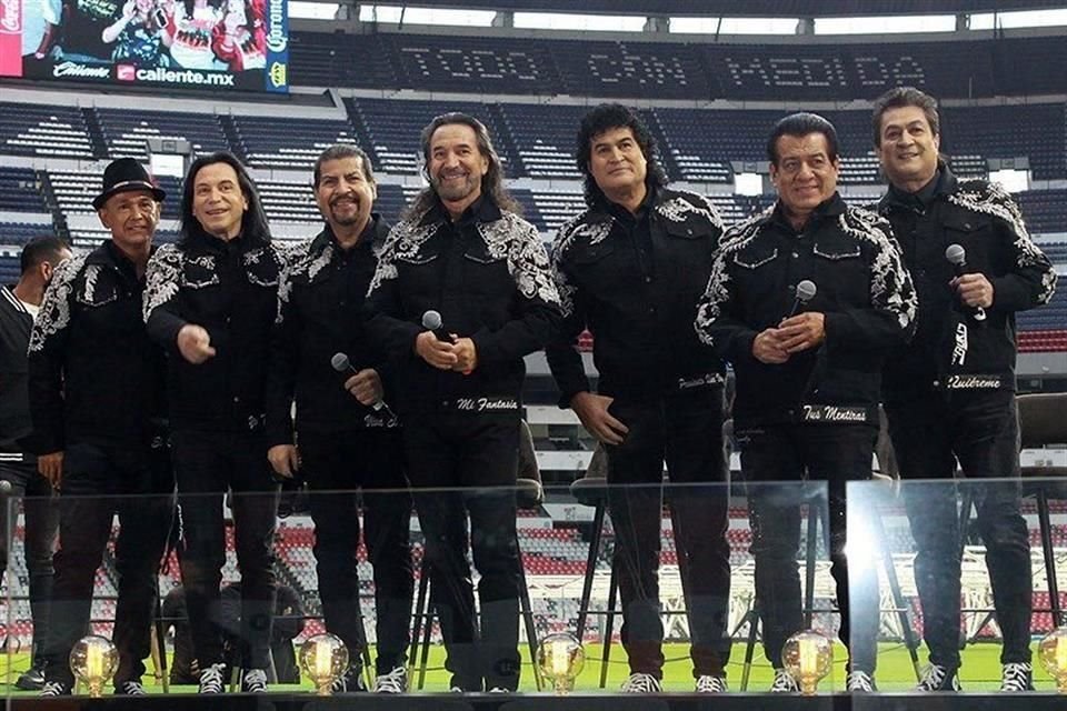 Tras separarse en 1996 sin una despedida formal, Los Bukis vuelven a Monterrey para saldar la deuda con sus fans.