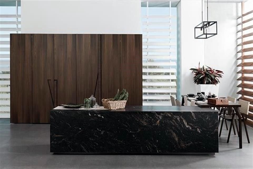 Por esta razón puedes tomarlo en cuenta para la cubierta de la cocina, la barra del bar o un muro grande en una habitación.<br>