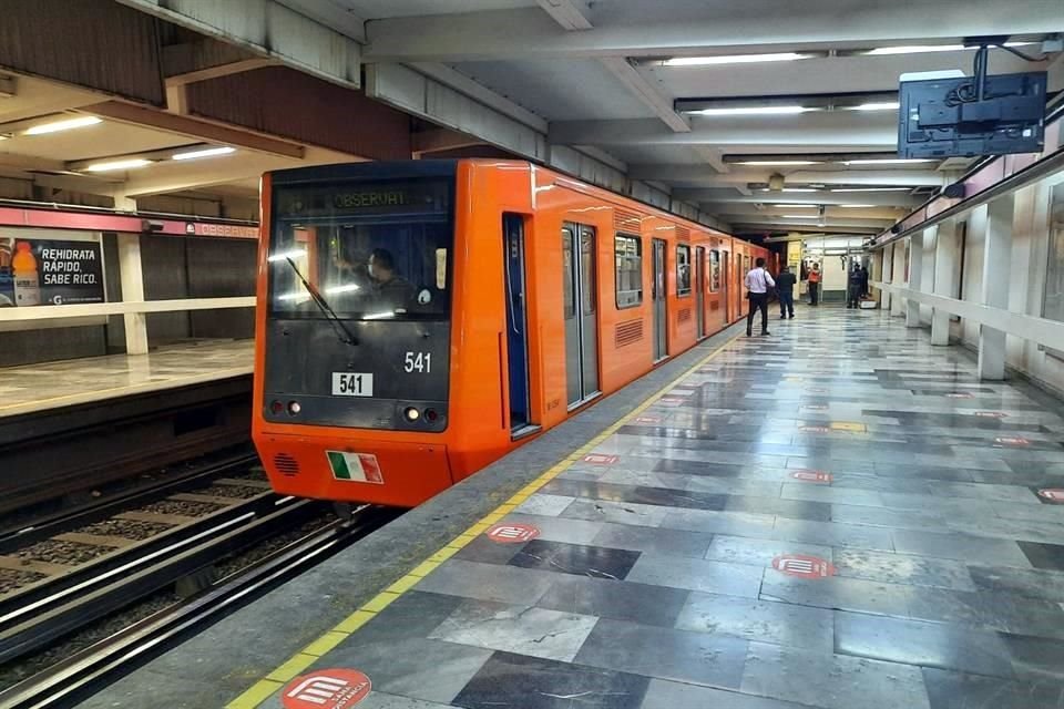 La vieja Línea 1 del Metro fue recorrida por última vez la madrugada de este sábado por un convoy que partió de Observatorio a Pantitlán.