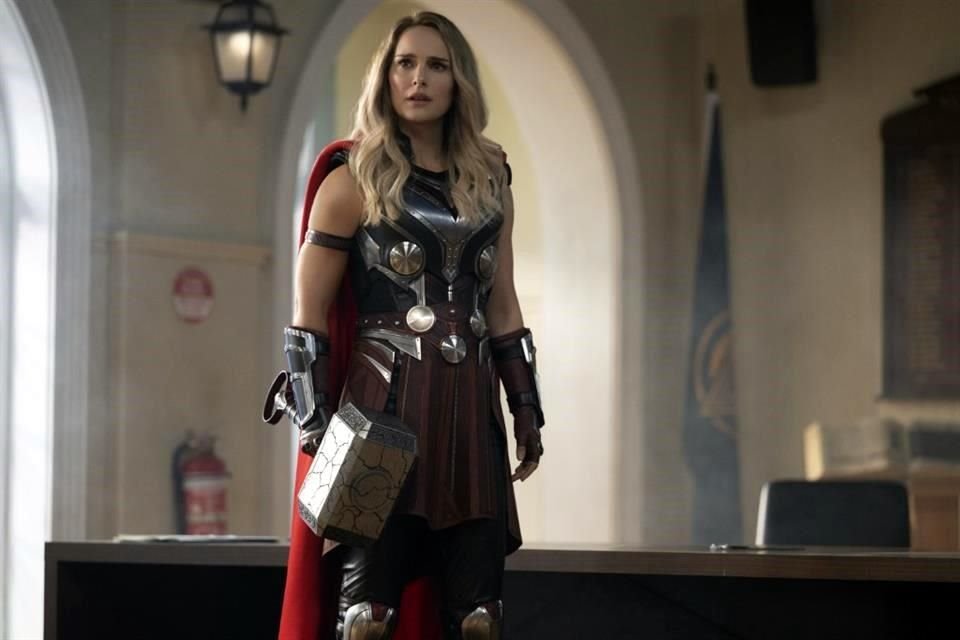 Thor: Amor y Trueno tuvo una recaudación de 69.5 millones de dólares el viernes, esperan que genere 135 millones en su primer fin de semana.