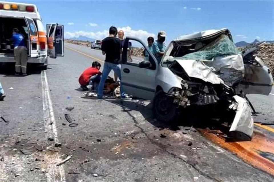 El accidente se reportó después de las 15:00 horas en el kilómetro 30, informó Protección Civil del Estado.