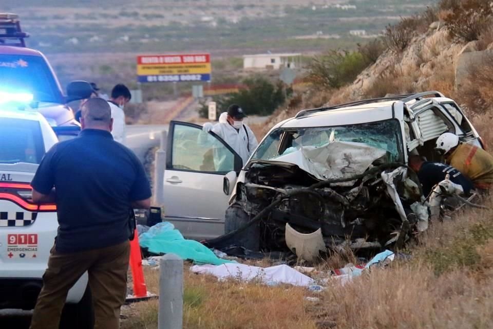 Los conductores de ambas camionetas murieron al instante por el impacto ocurrido en el kilómetro 60 de la Carretera a Monclova.