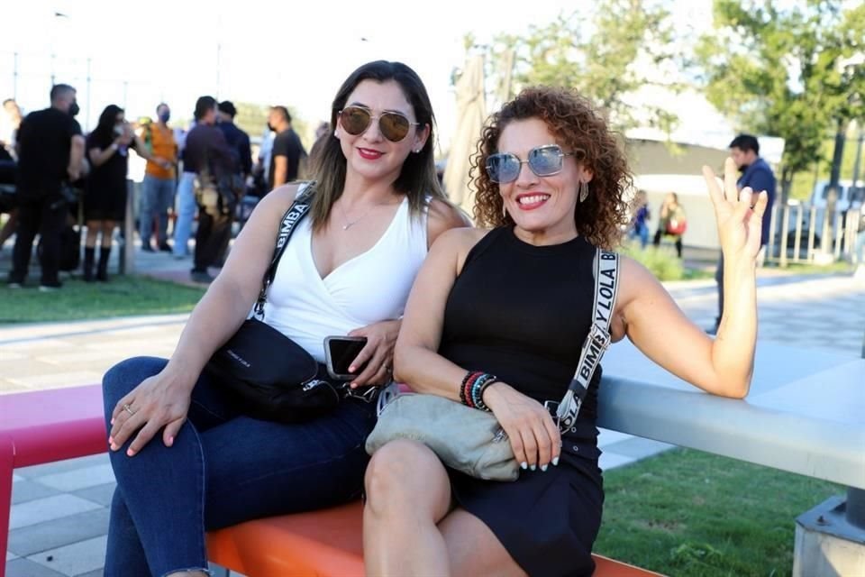 Yanderi Hernández y Linda Aleman