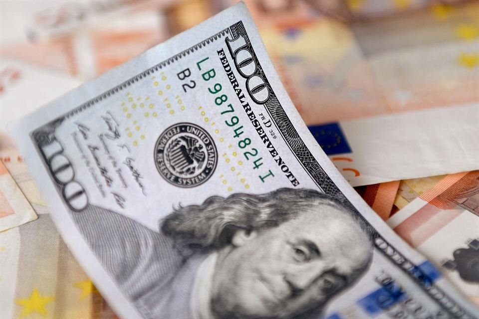 El tipo de cambio cotizaba por sobre los 19 pesos por dólar.