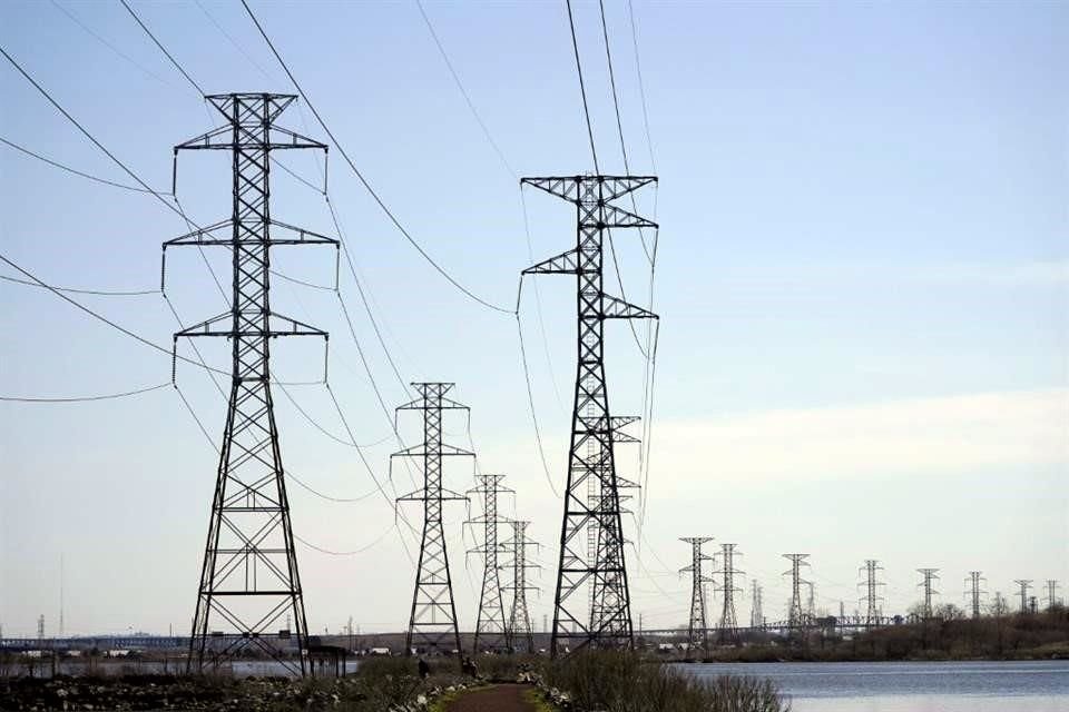 La red eléctrica de Texas está bajo presión por las altas temperaturas en el estado.