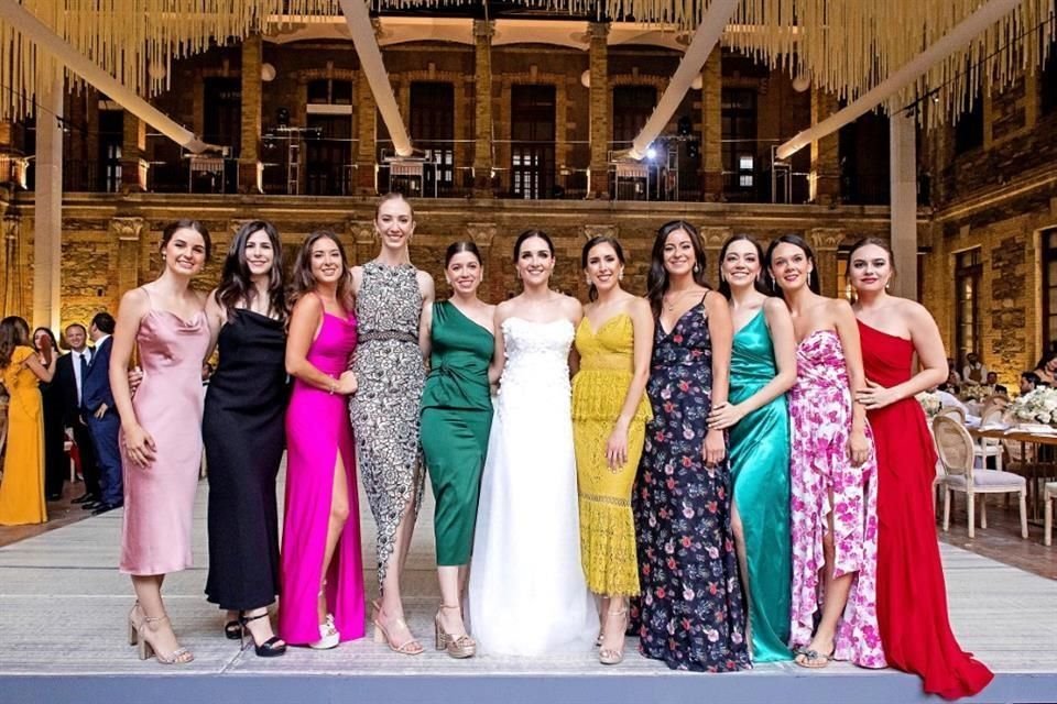 Mariana Canseco, Lucía Villarreal, Eugenia Javelly, Patricia Perches, Ana Lucía Garibay, la novia, Joanna Charur, Andrea Sordia, Lucía López, Ana Gabriela Ramírez y Marbelle Decanini