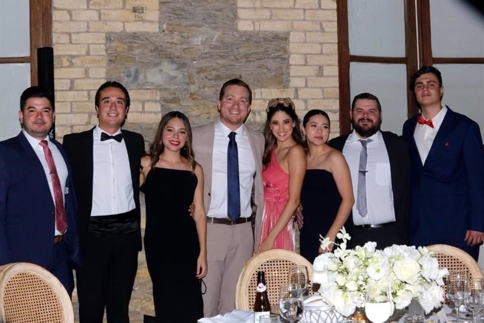 Juan Guerrero, Félix Sánchez, Caro Montoya, Tomás Poblete, Eugenia Saide, Ariana Beltrán, Otoniel Gómez y José Manuel Lepeley