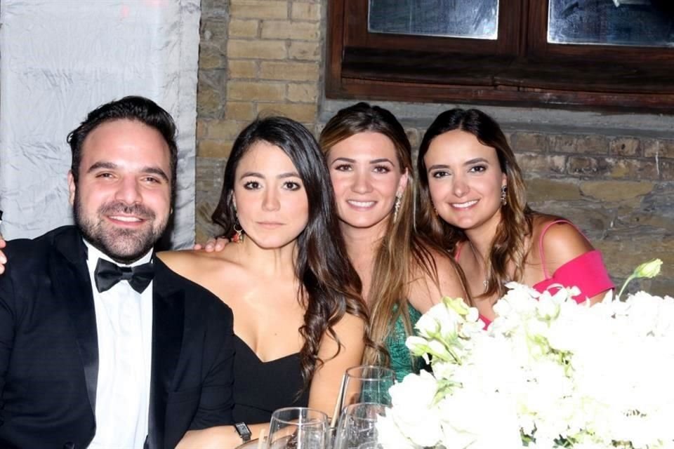 Javo de la Vega, Nena Taffich, Catalina Poblete y Andrea Espinoza