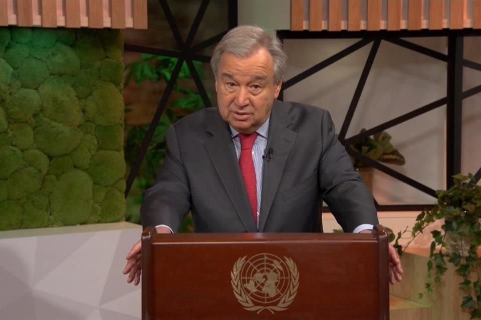 António Guterres dijo a representantes de 40 países que pueden decidir entre acción climática conjunta o suicidio colectivo.