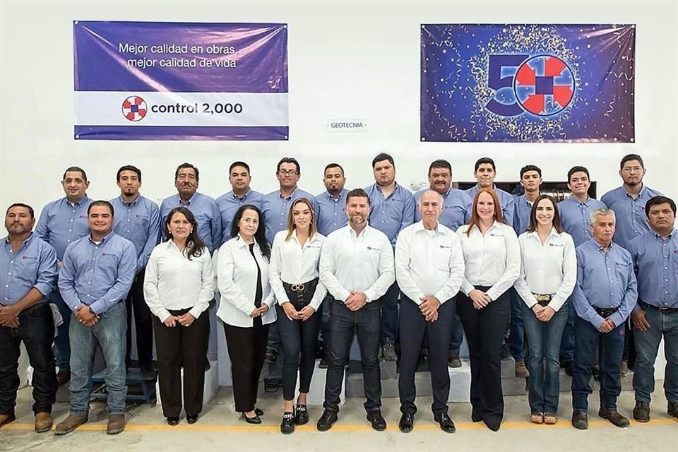 Equipo Control 2000.