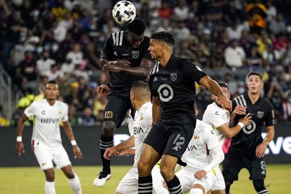 Días después, a finales de agosto, por esa misma molestia, se ausentó del Juego de Estrellas entre la MLS y la Liga MX, en Los Ángeles.