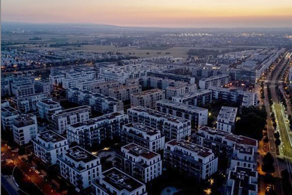 Una zona residencial en Frankfurt sin electricidad el mes pasado.