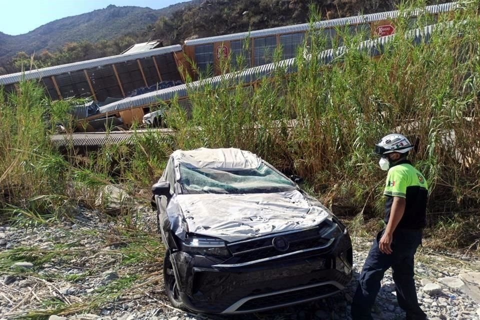 El accidente donde no reportaron personas lesionadas se registró ayer a las 20:00 horas, a la altura del Ejido Rinconada, hasta donde se trasladaron responsables de la empresa ferroviaria.