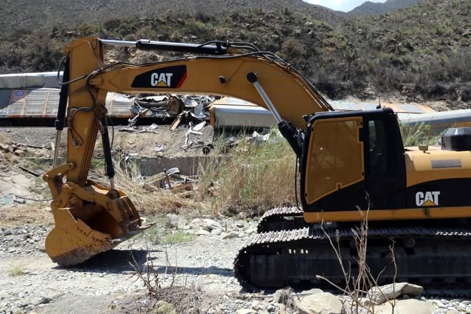 En la zona había, al menos cuatro máquinas de equipo pesado realizaban maniobras.