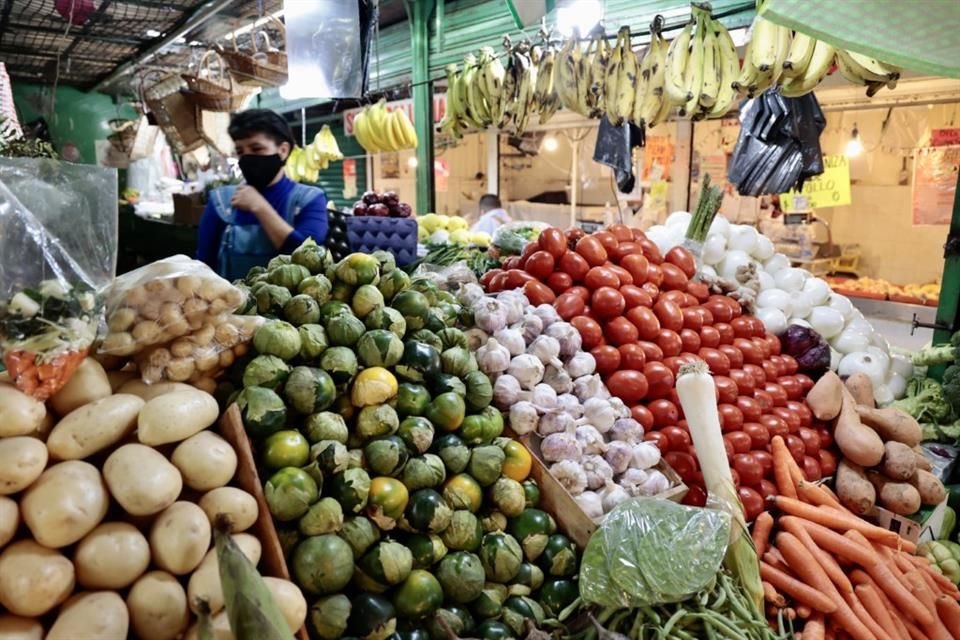 De acuerdo con el sondeo, los precios al consumidor habrían aumentado en agosto un 0.66 por ciento mensual.