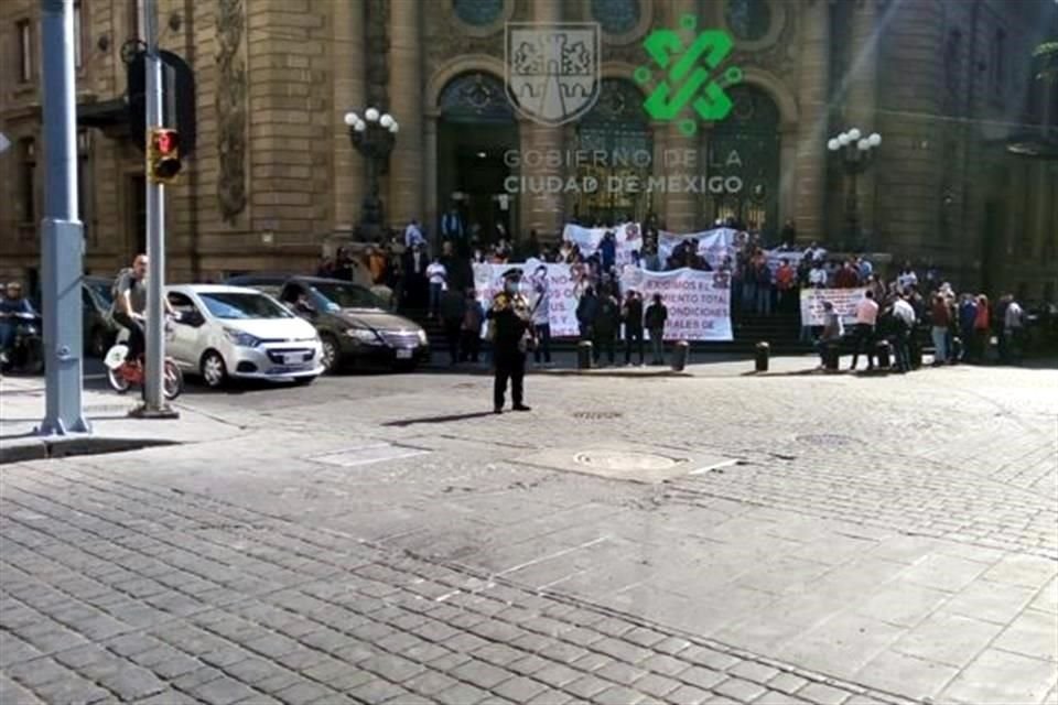 'Los trabajadores reclaman que no se están cumpliendo las condiciones generales de trabajo, si esto fuera cierto, sería una vergüenza que el Congreso no cumpla con estas condiciones', dijo Gaviño.