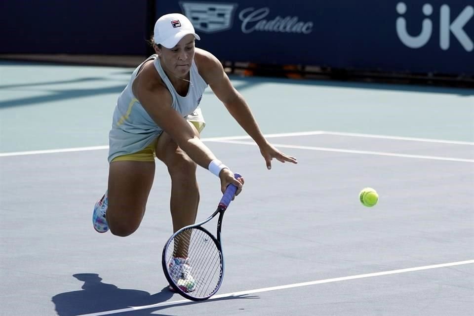 Ashleigh Barty está a dos triunfos del título.