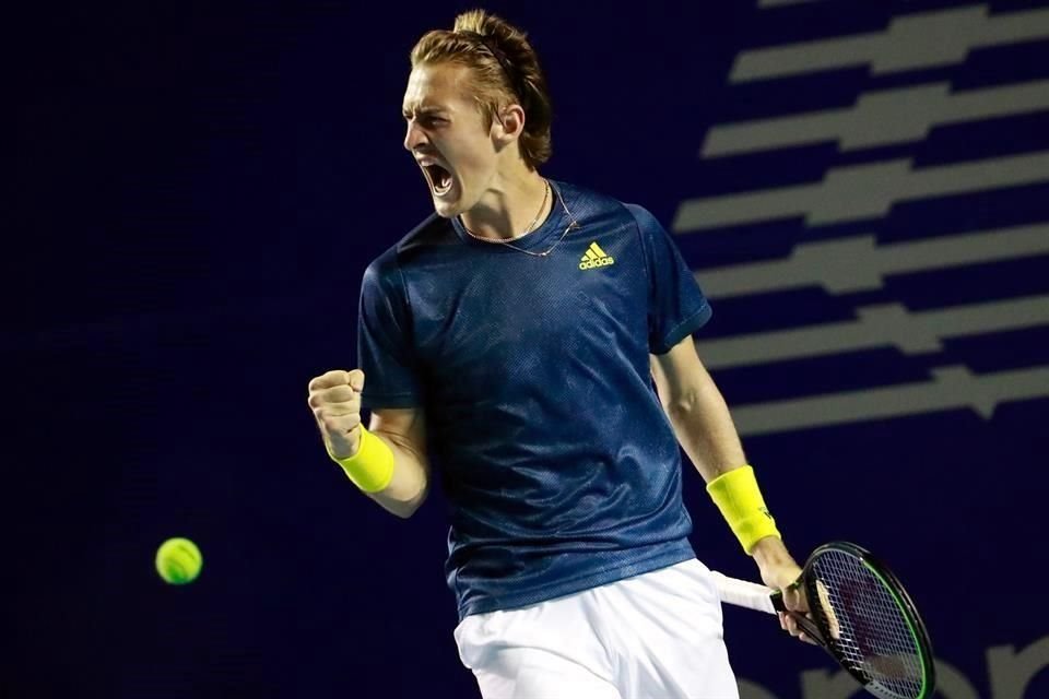 Sebastián Korda tiene talento de sobra y sus padres le piden que se divierta en la cancha.