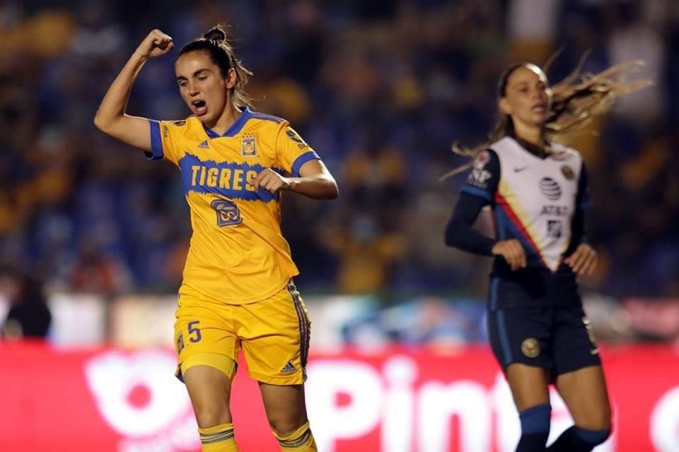 Fernanda Elizondo abrió el marcador al 83' al empujar un servicio de María Sánchez.