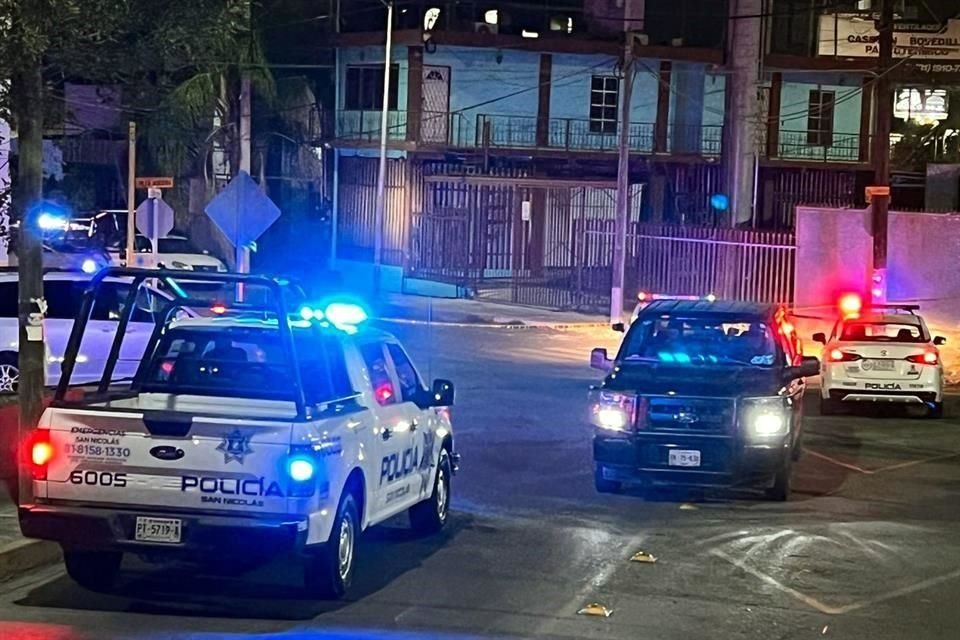 La víctima fue identificada como José Raúl Becerra Mejorado, de 31 años, quien presentaba heridas en la cabeza, tórax, abdomen y brazos.