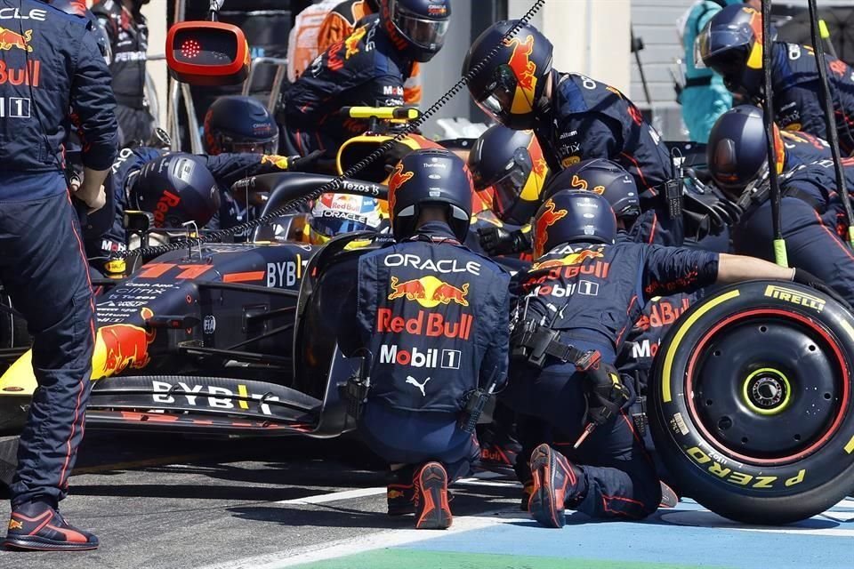 Triunfa Verstappen En Francia Checo Pierde El Podio