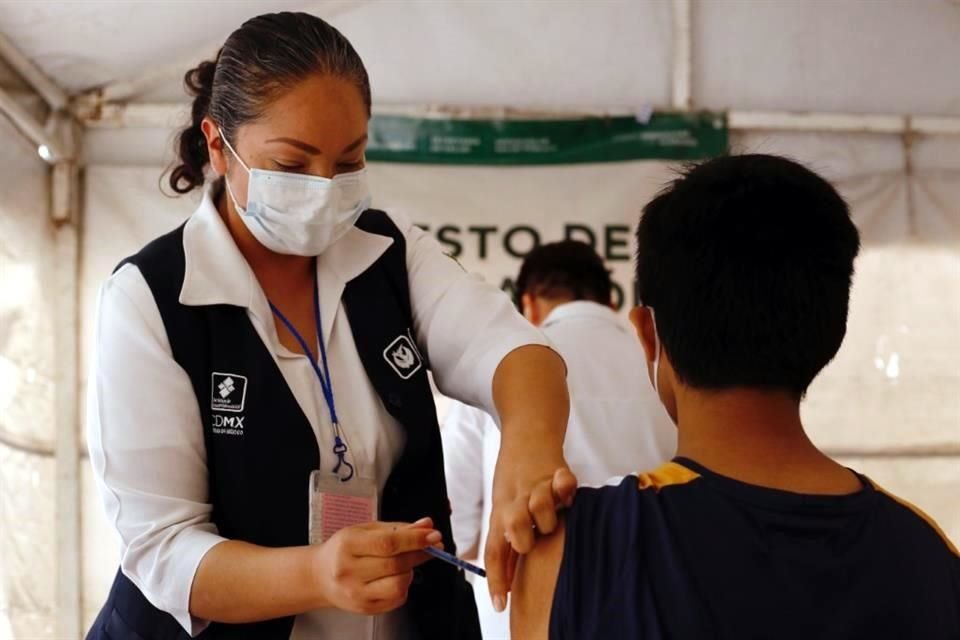 Niñas y niños de 11 años de edad cumplidos, así como adultos rezagados podrán vacunarse por Covid-19 en la CDMX.