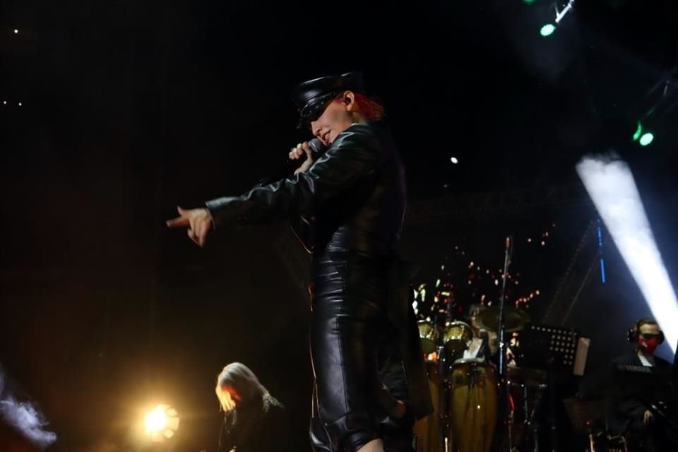 María Barracuda se presentó en el concierto 'Rock en Tu Idioma Sinfónico', en la Arena de la Ciudad de México