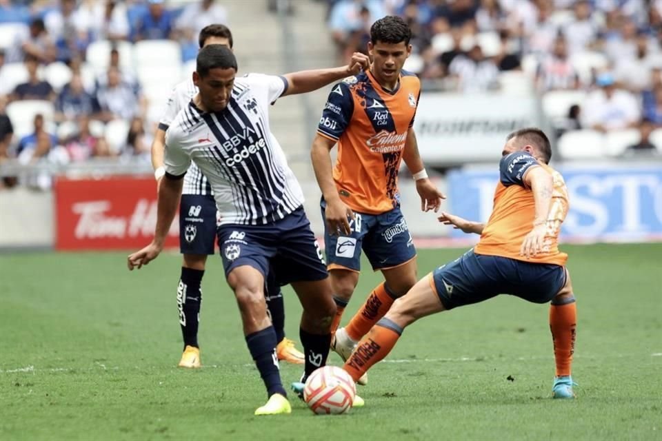 Repasa las acciones del primer tiempo en el Rayados-Puebla.