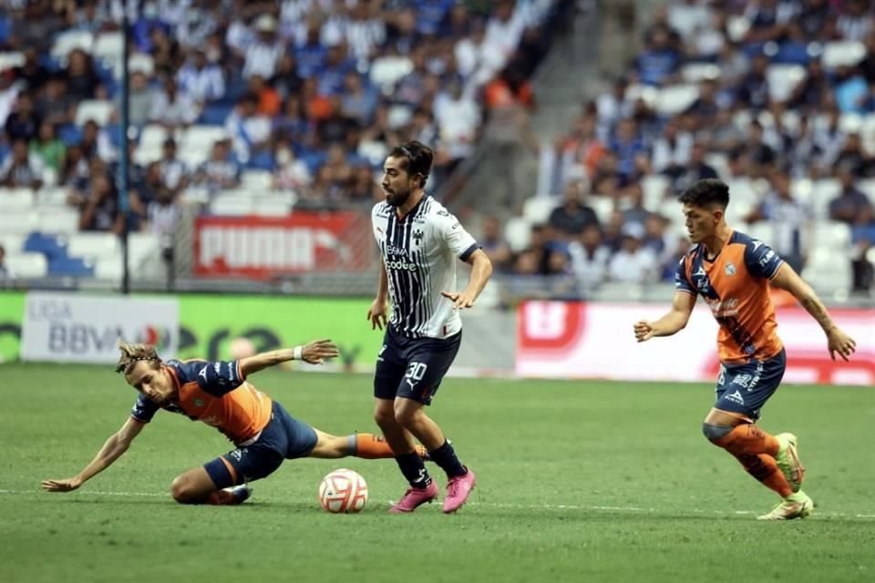 El Monterrey desperdició varias de gol en el segundo tiempo y se conformó con el 1-0.