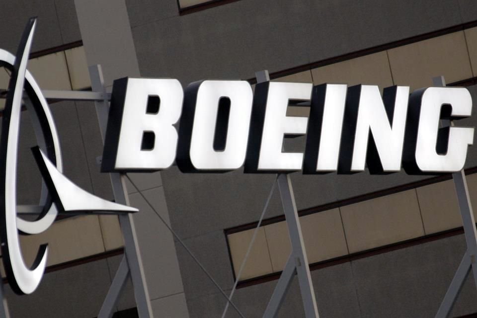 El CEO de Boeing, David Calhoun, habría volado en avión privado a los cuarteles centrales de la compañía en Virginia.