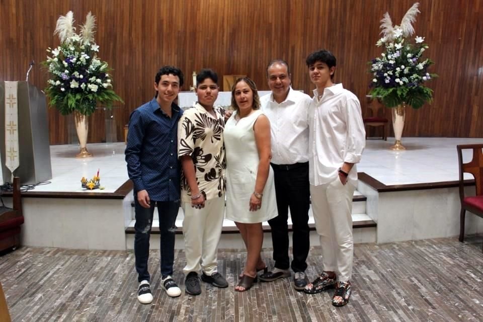 José Luis Morales Blanco, Santiago morales blanco, Blanca Blanco de Morales, Reylan  González Blanco, José Luis Morales Ochoa y Guillermo Morales Blanco