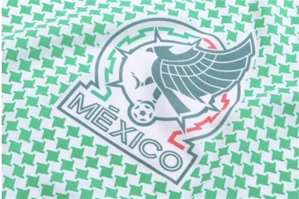 La licencia oficial de la Selección Mexicana impresa en el turbante.