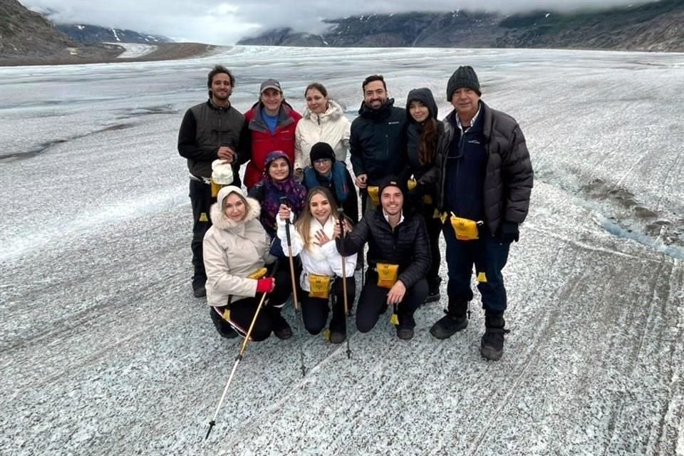 Elías Andonie, Javier Marcos, Lisa Marcos, Jose Humberto González, Angie Andonie, Elías Andonie Giacomán, Lisa González de Andonie, Victoria Marcos, Javier Marcos, Chabe andonie y Alberto Moreno