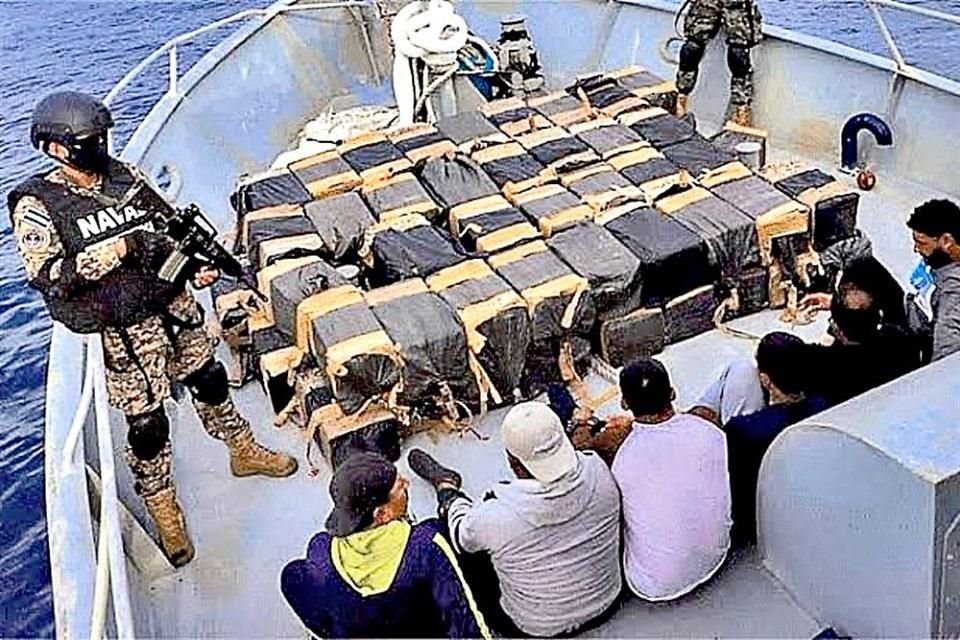 Pese a que Marina presumió refuerzo de vigilancia en el Pacífico, pasó desapercibida una carga de 1.6 toneladas de cocaína que llegó a CDMX.