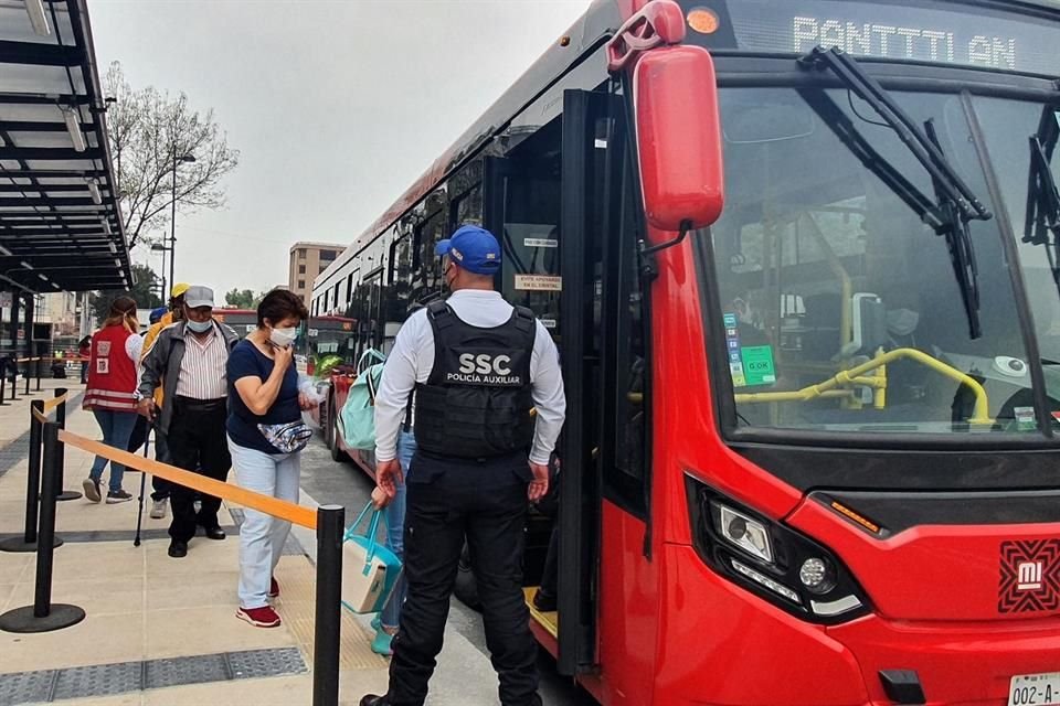 Ya está en operación el nuevo parabús Hidalgo de la Línea 4 del Metrobús. 