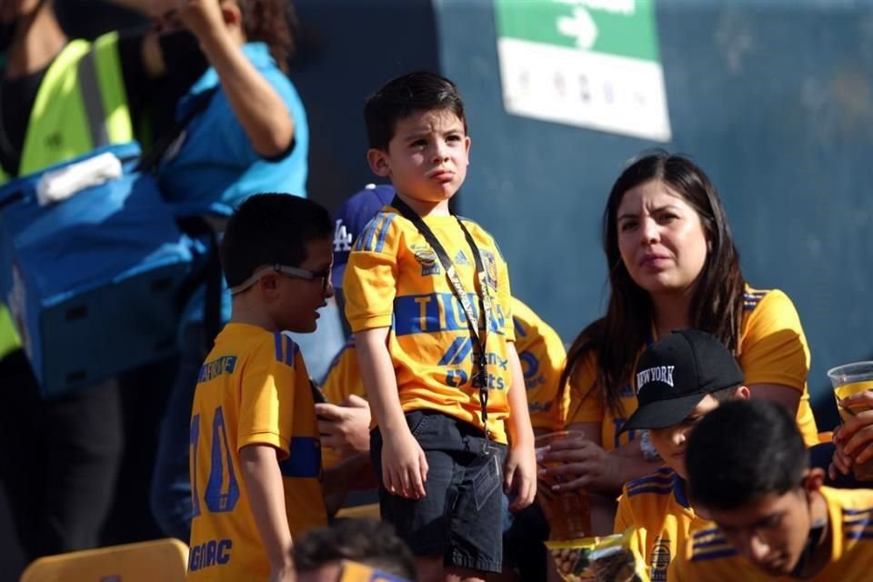 La afición de Tigres esperaba ver el tercer triunfo seguido en casa de sus felinos, el quinto al hilo en el torneo.