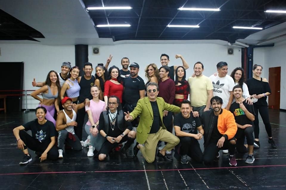 Mezclan pop y banda en el musical protagonizado por Albertano.