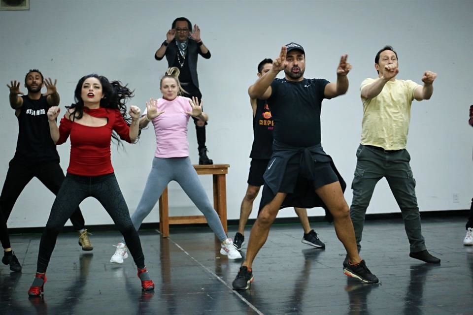 Mezclan pop y banda en el musical protagonizado por Albertano.