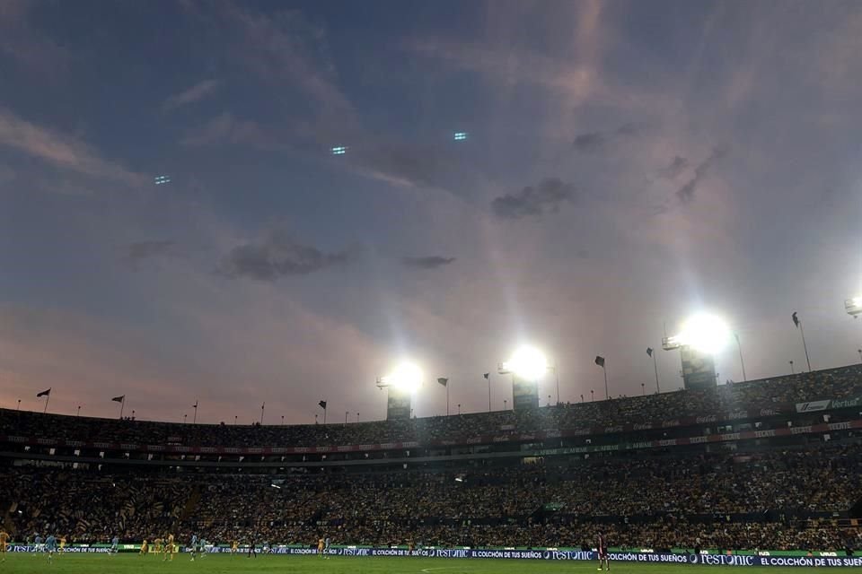 Más de 41 mil personas acudieron al Estadio Universitario.