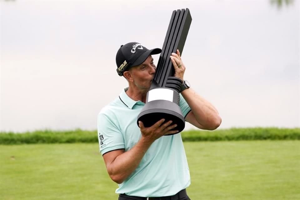 Henrik Stenson se llevó el triunfo.