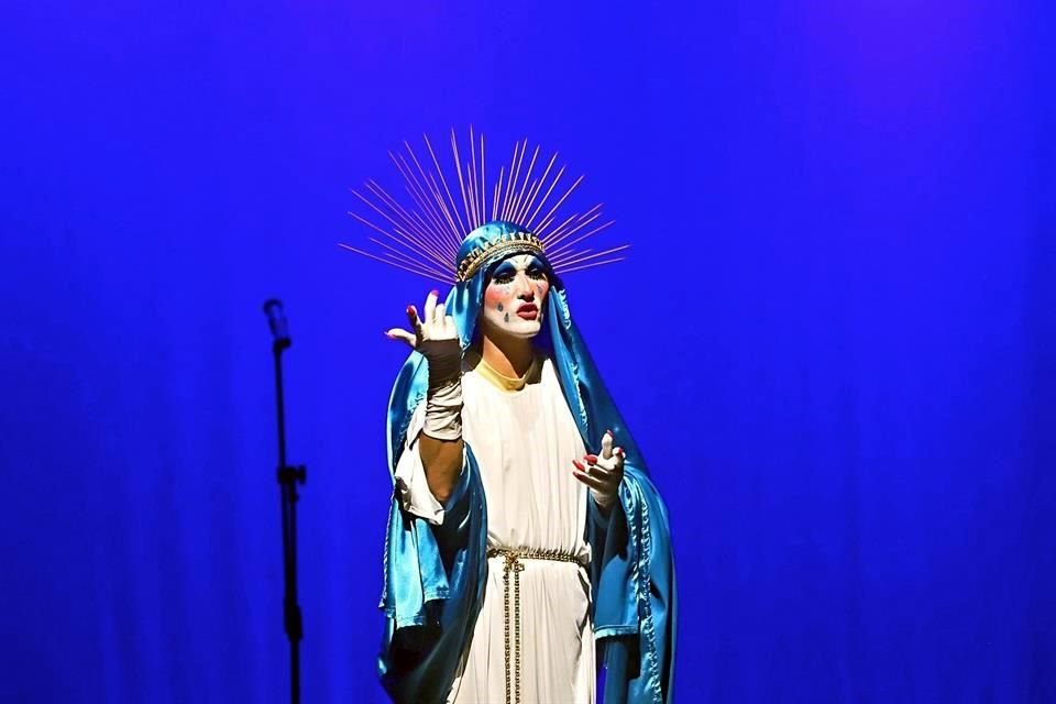 Aunque existía la amenaza de un boicot por parte de un grupo católico, la obra 'La Mama, cabaret' se desarrolló sin contratiempo alguno.