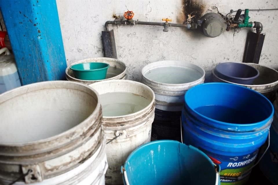 Entre los temas está impulsar un paquete de iniciativas para atender la falta de agua en colonias, pueblos, barrios y unidades habitacionales. 