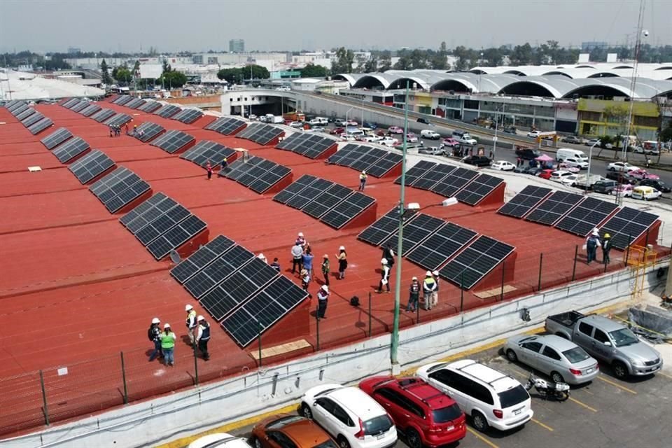 Los primeros mil 848 módulos solares estarán listos a finales del mes de septiembre y traerán un ahorro en gasto de energía eléctrica.