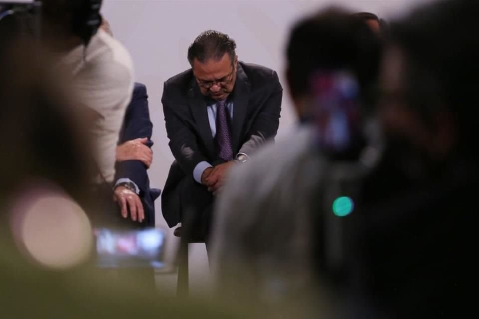 Octavio Romero, director de Pemex, en conferencia de prensa de AMLO.