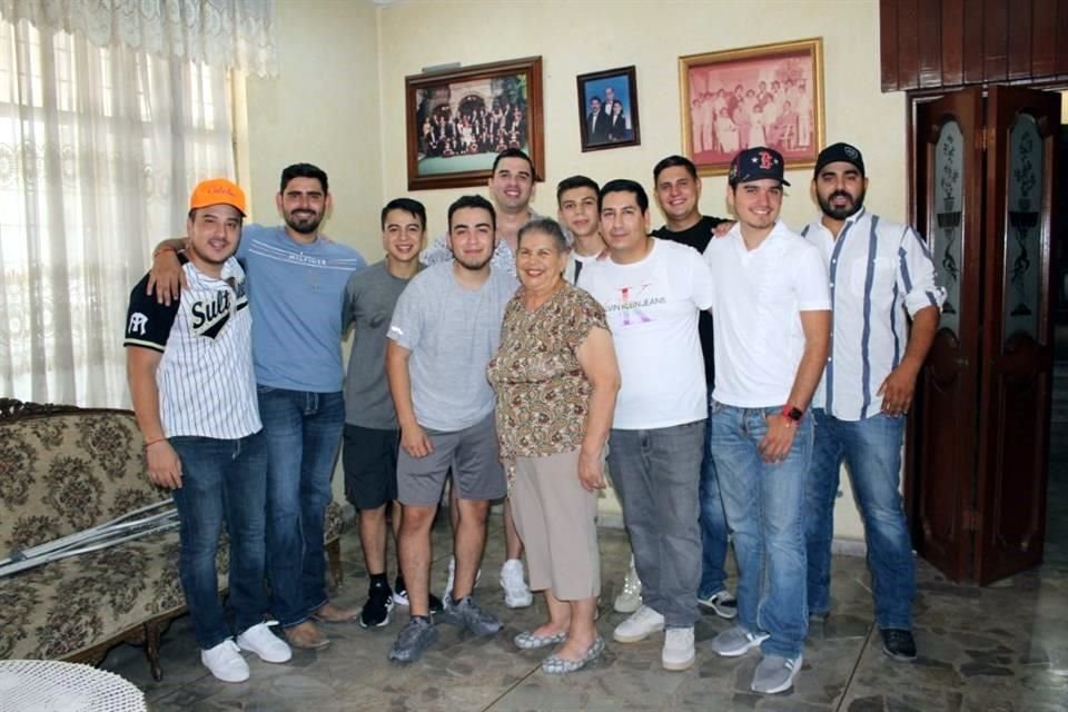 Ricardo Cortés Elizondo, Lino Cortés Garza, Marcelo Cortés Maltos, Patricio García  Cortés, Miguel Cortés Elizondo, Sra. Mary Cortés, Mauricio García Cortés, Gerardo Garza Cortés, Abelardo Cortés Mont