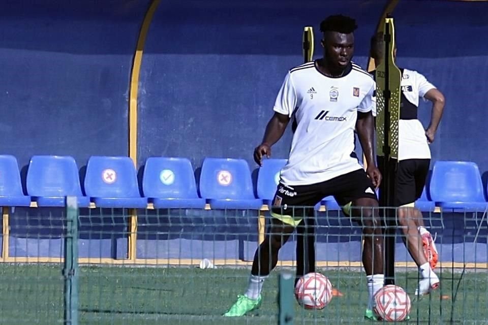 Jordy Caicedo deberá cumplir un partido de suspensión, después de haber sido expulsado en el duelo ante el Querétaro.