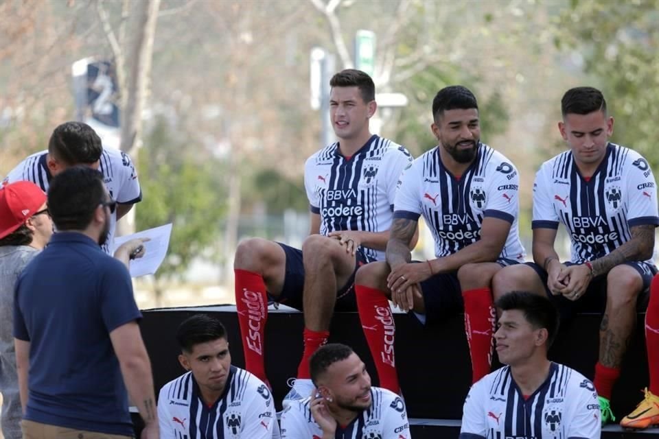Rayadas, Rayados y Raya2 posaron este martes para sus respectivas fotos oficiales del Apertura 2022, en una sesión en la explanada del Estadio BBVA.