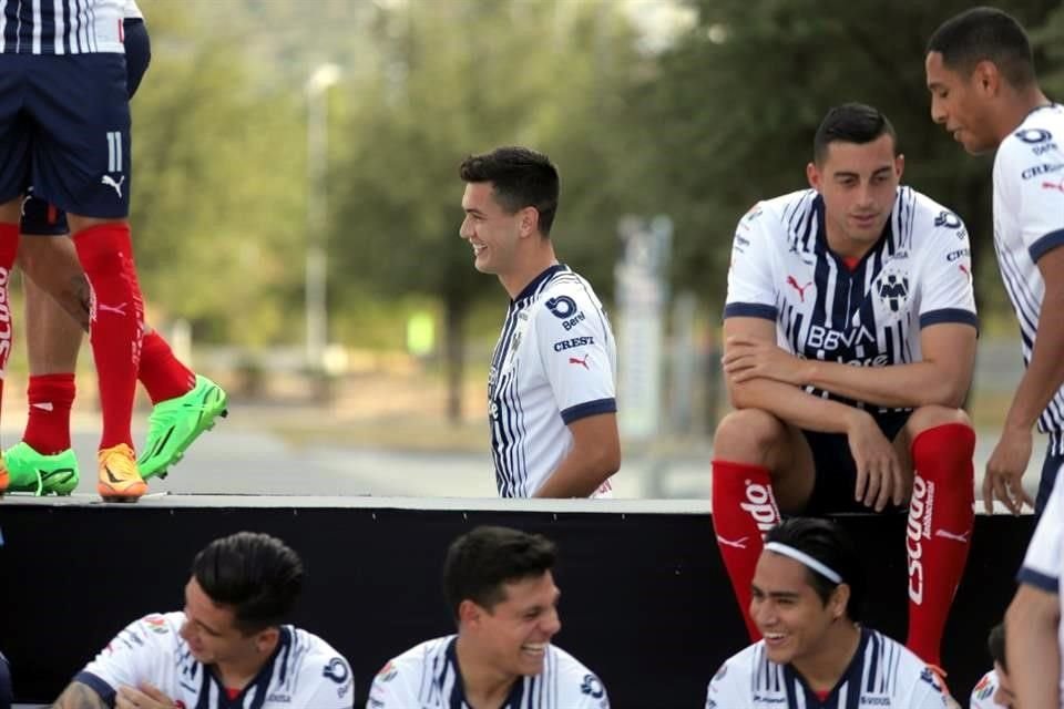 Rayadas, Rayados y Raya2 posaron este martes para sus respectivas fotos oficiales del Apertura 2022, en una sesión en la explanada del Estadio BBVA.