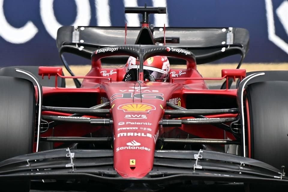 Charles Leclerc se ha visto afectado por las constantes fallas en su auto y por errores suyos.