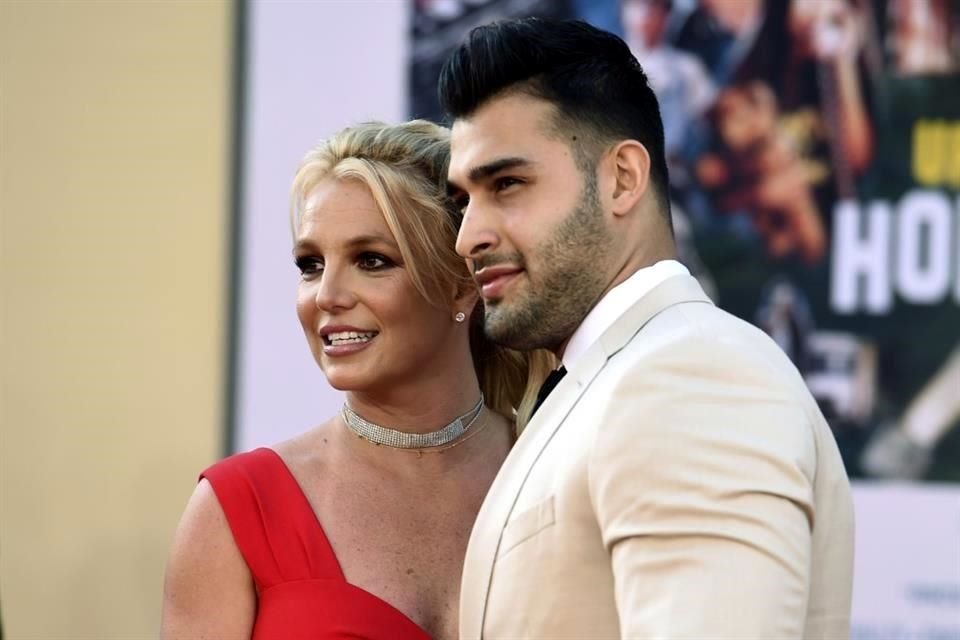 Britney Spears criticó a la iglesia católica por no haberle permitido contraer nupcias, debido a que no es un miembro practicante.